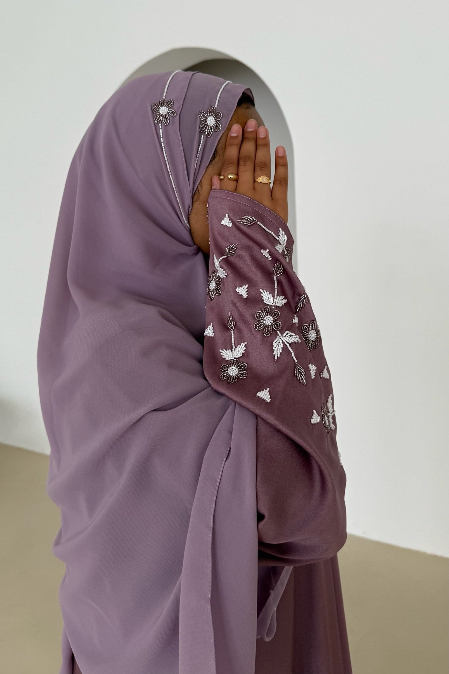 Shams abaya- Dusty Purple | Floral embroidered sleeves and matching hijab