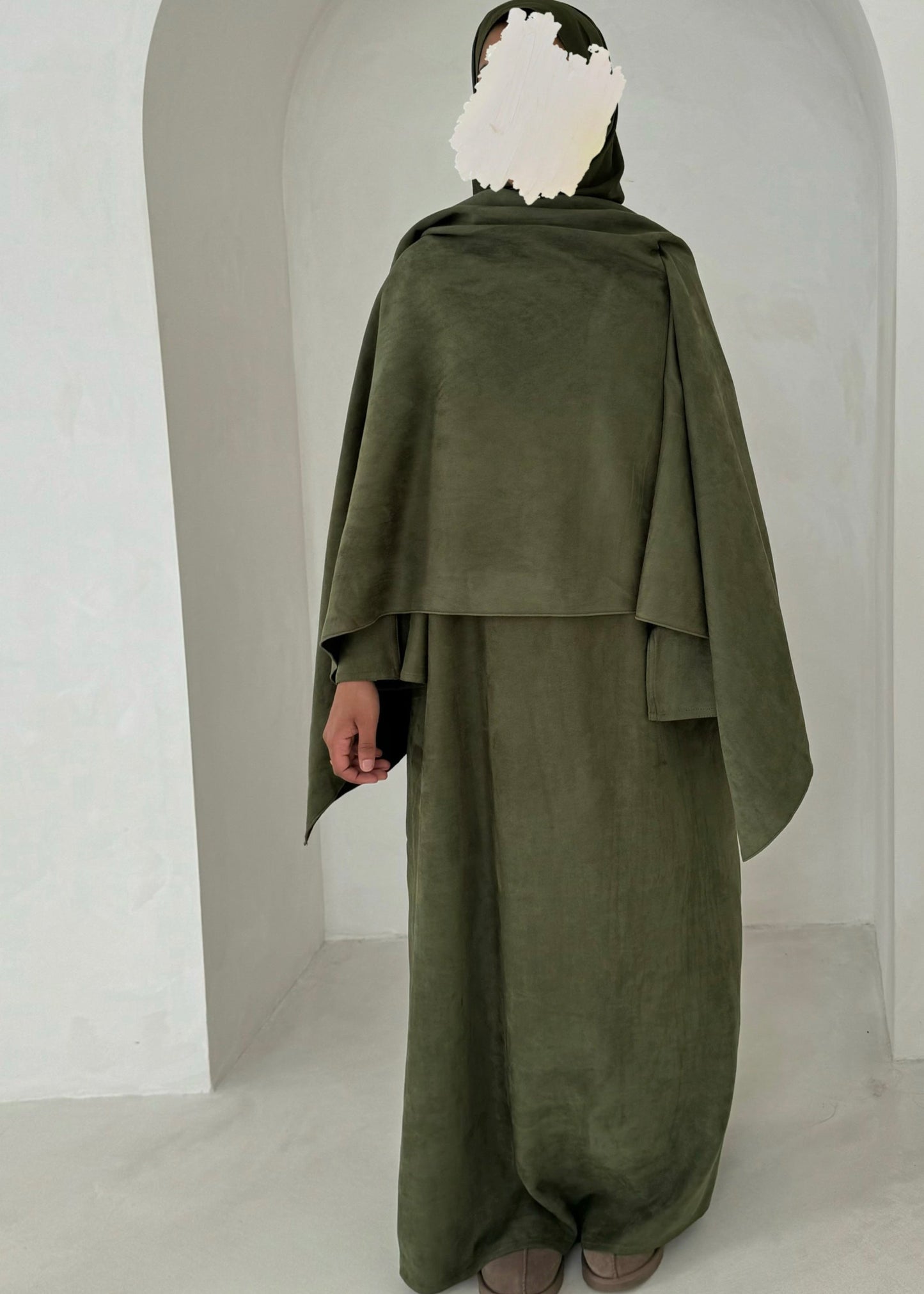 Suede Reem abaya - Pistachio