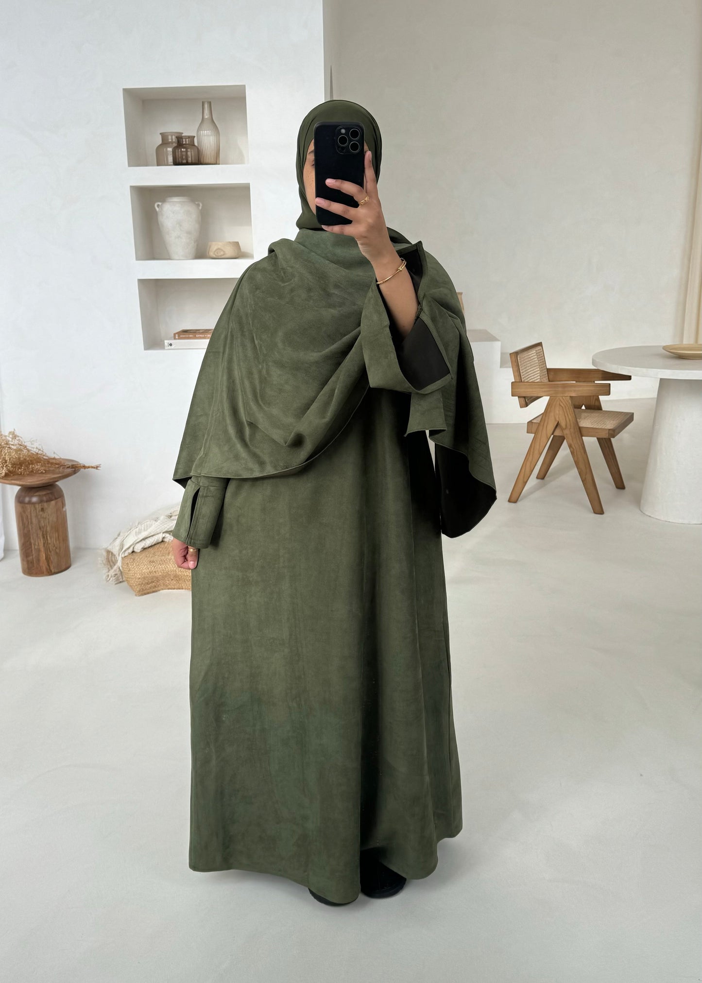 Suede Reem abaya - Pistachio