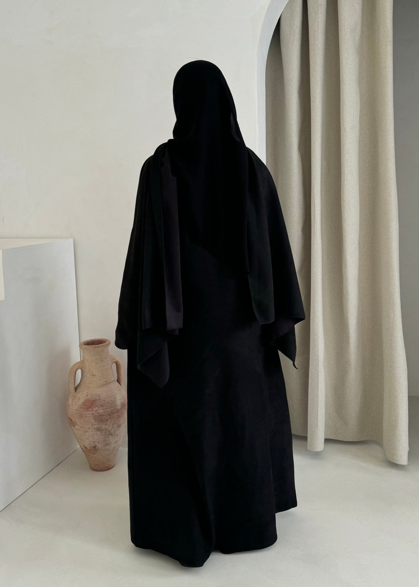 Suede Reem abaya - Onyx